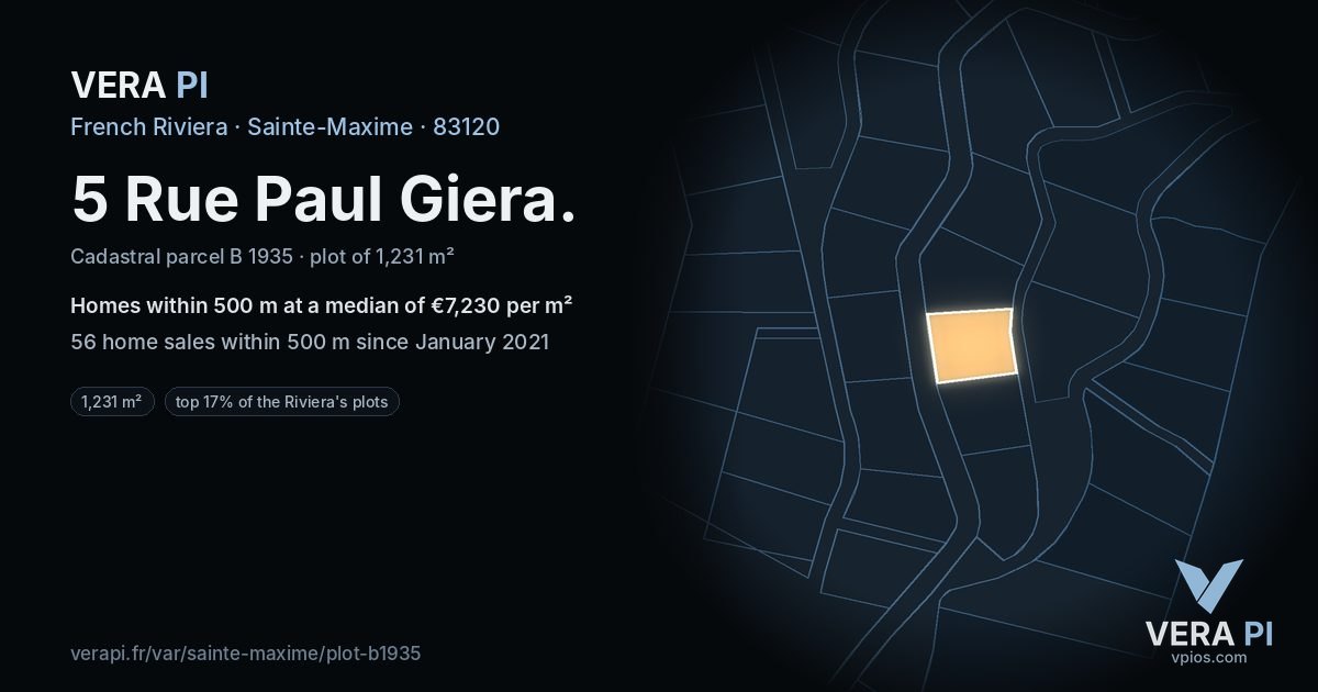 5 Rue Paul Giera, Sainte-Maxime at night – the plot lit, the parcels around coloured by the prices near them