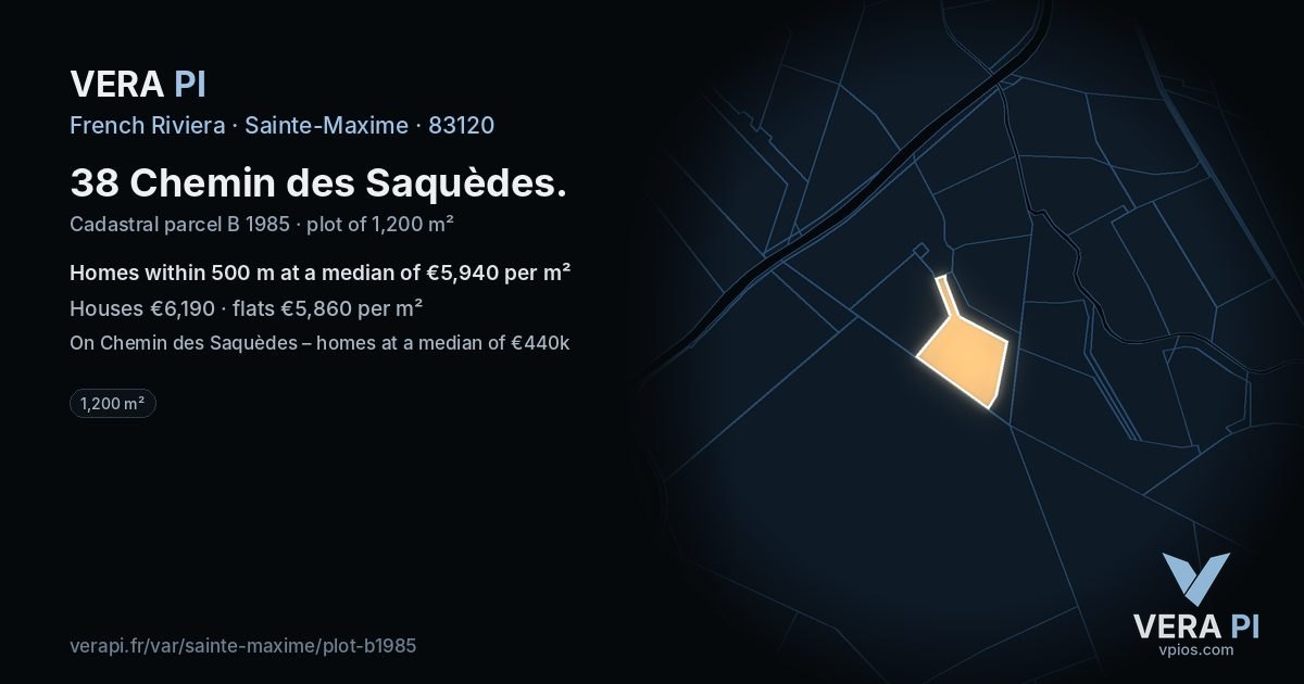 38 Chemin des Saquèdes, Sainte-Maxime at night – the plot lit, the parcels around coloured by the prices near them