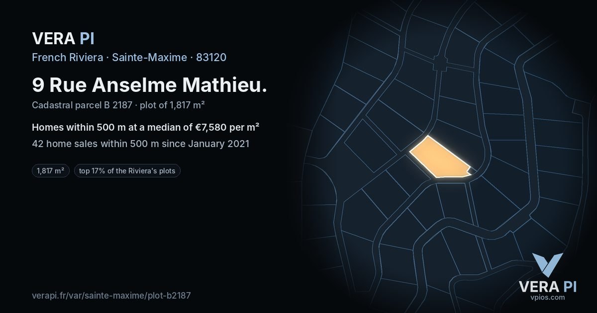 9 Rue Anselme Mathieu, Sainte-Maxime at night – the plot lit, the parcels around coloured by the prices near them