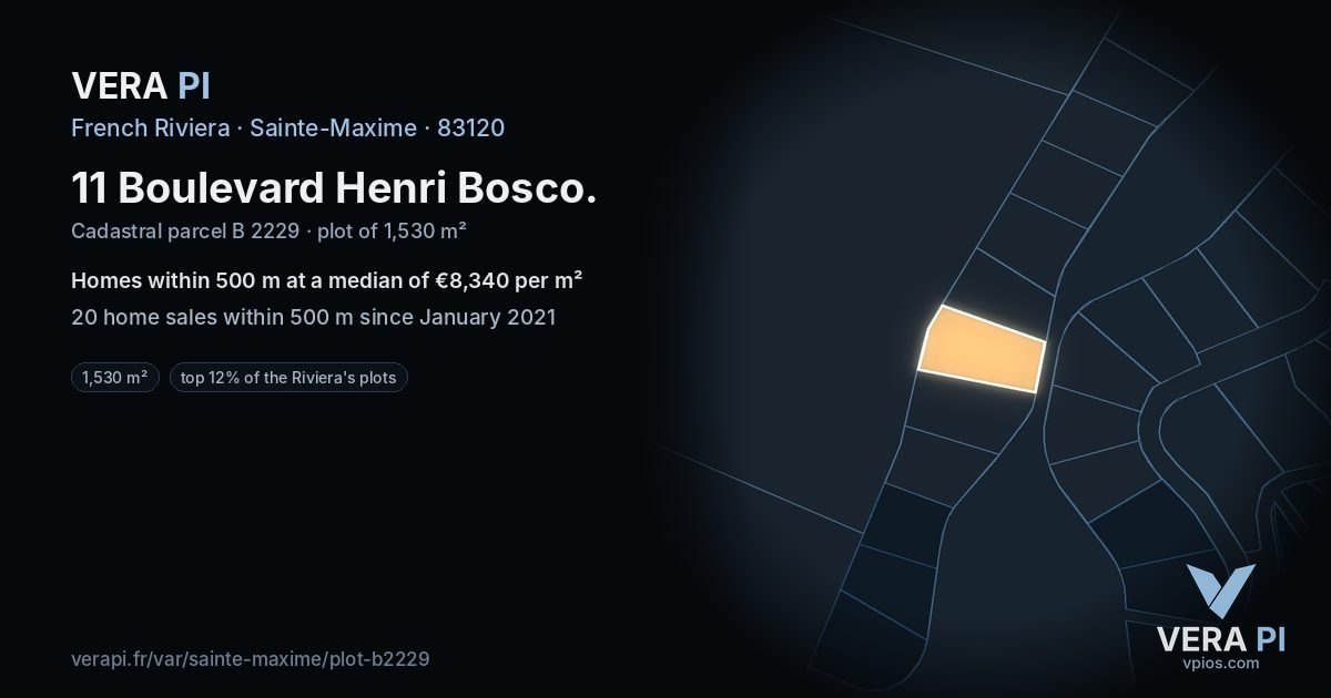 11 Boulevard Henri Bosco, Sainte-Maxime at night – the plot lit, the parcels around coloured by the prices near them