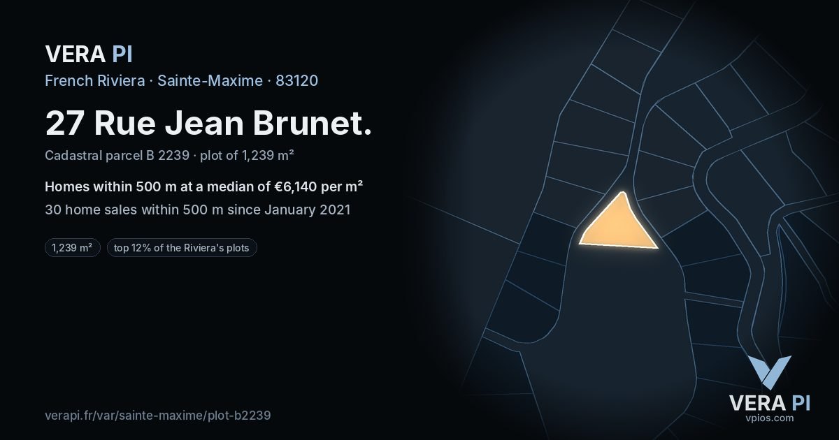 27 Rue Jean Brunet, Sainte-Maxime at night – the plot lit, the parcels around coloured by the prices near them