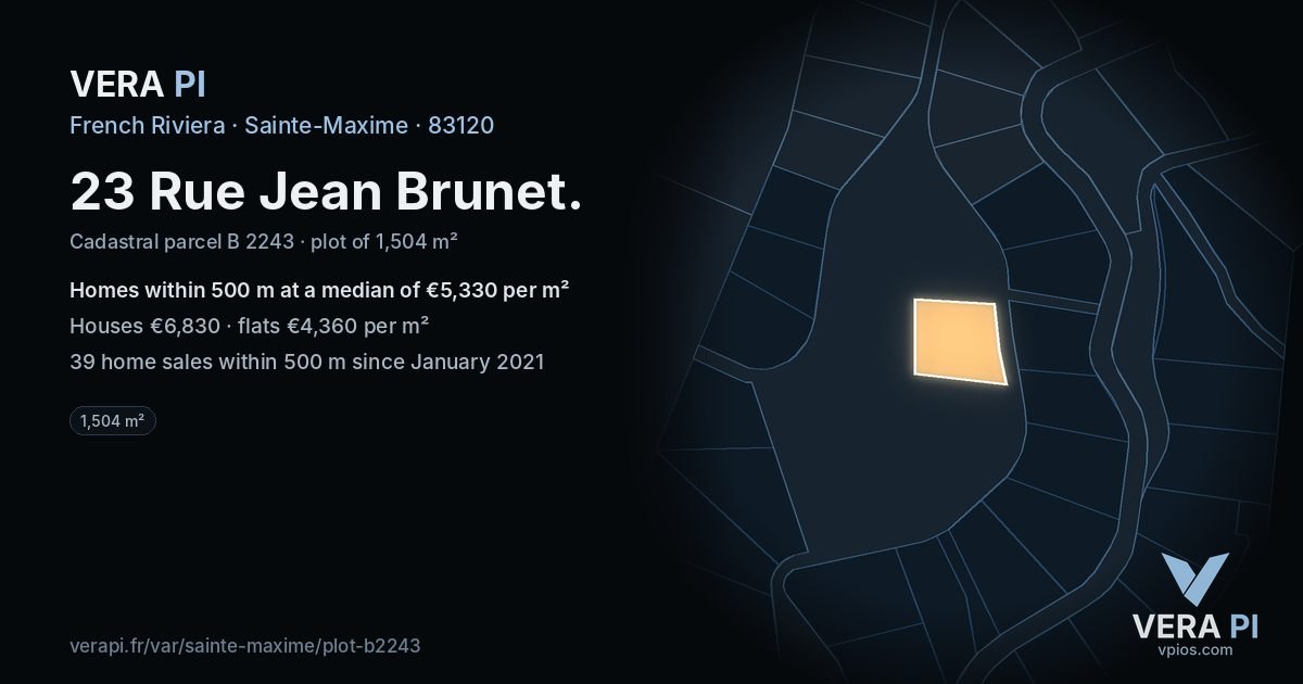 23 Rue Jean Brunet, Sainte-Maxime at night – the plot lit, the parcels around coloured by the prices near them