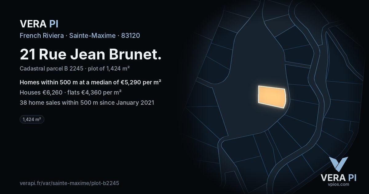 21 Rue Jean Brunet, Sainte-Maxime at night – the plot lit, the parcels around coloured by the prices near them