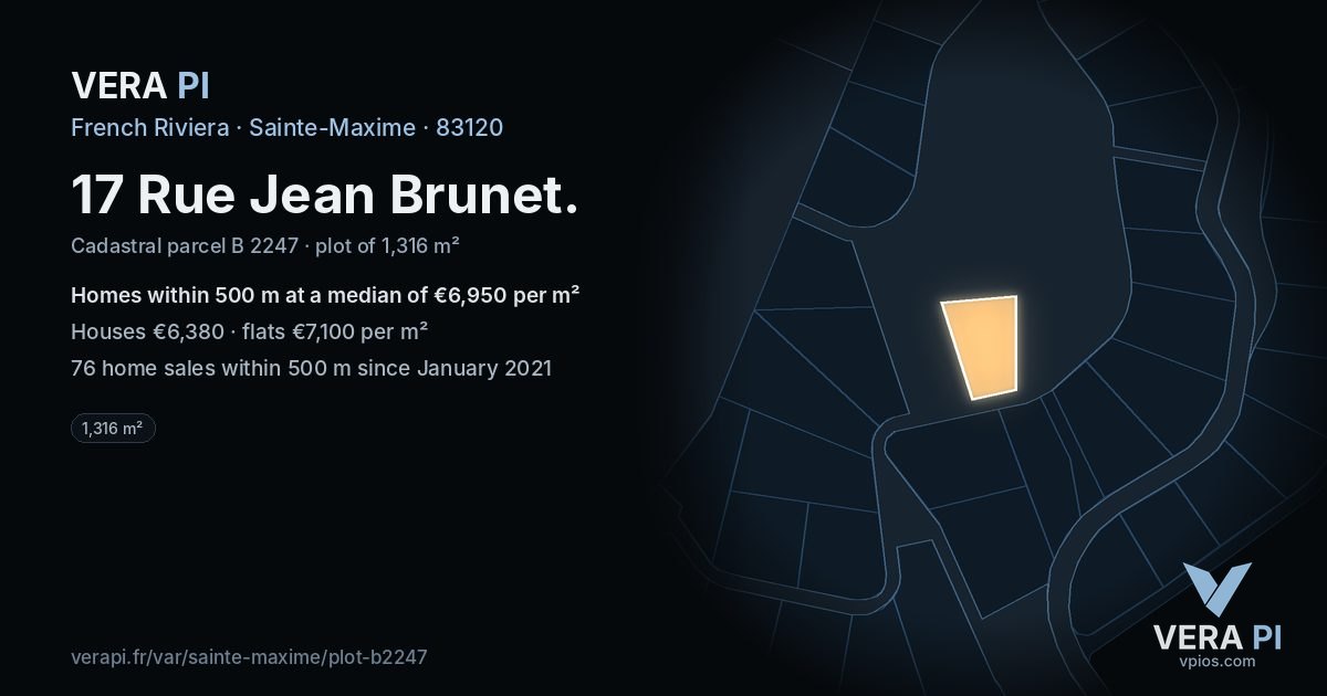 17 Rue Jean Brunet, Sainte-Maxime at night – the plot lit, the parcels around coloured by the prices near them