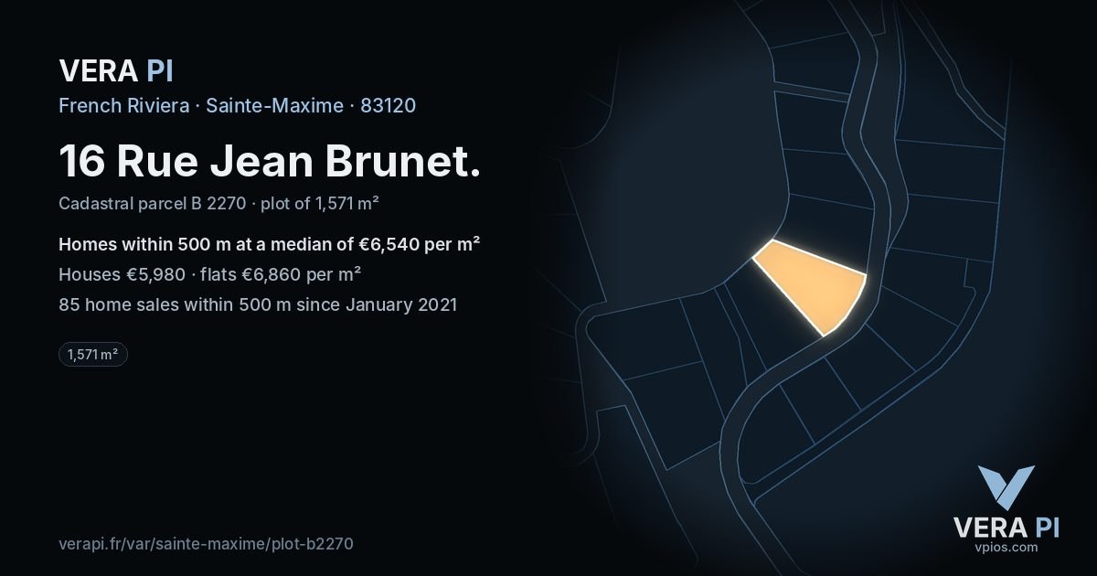 16 Rue Jean Brunet, Sainte-Maxime at night – the plot lit, the parcels around coloured by the prices near them