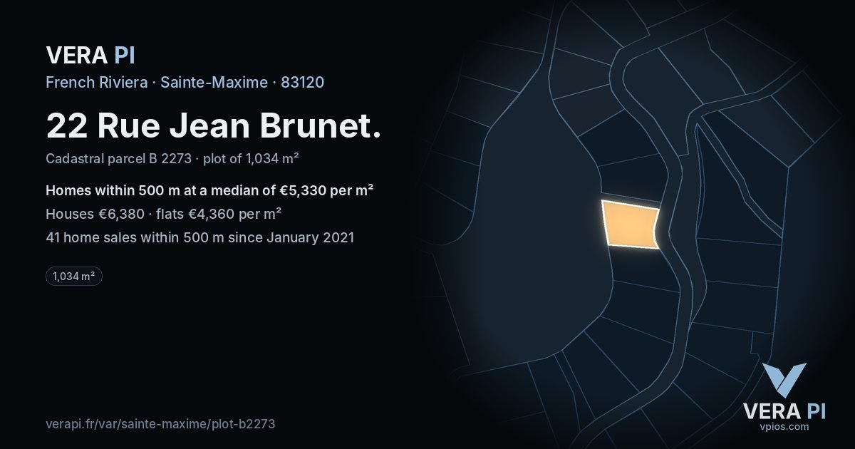 22 Rue Jean Brunet, Sainte-Maxime at night – the plot lit, the parcels around coloured by the prices near them