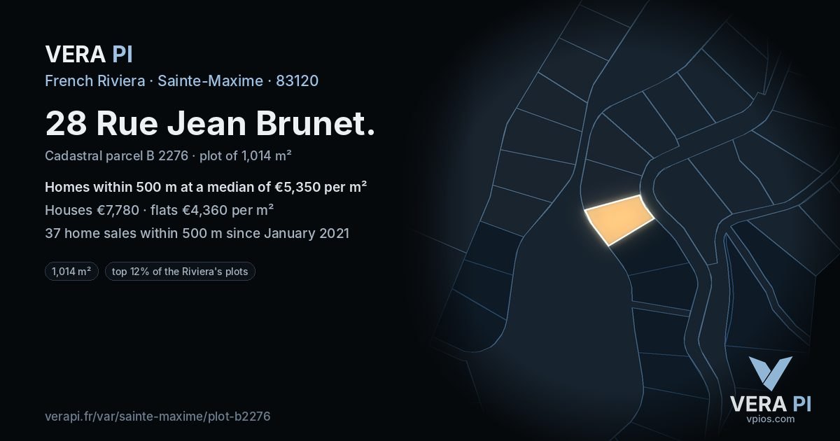28 Rue Jean Brunet, Sainte-Maxime at night – the plot lit, the parcels around coloured by the prices near them