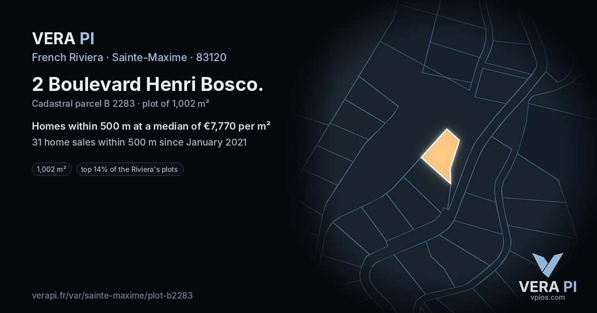 2 Boulevard Henri Bosco, Sainte-Maxime at night – the plot lit, the parcels around coloured by the prices near them