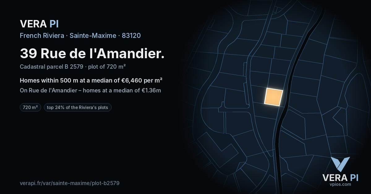 39 Rue de l'Amandier, Sainte-Maxime at night – the plot lit, the parcels around coloured by the prices near them