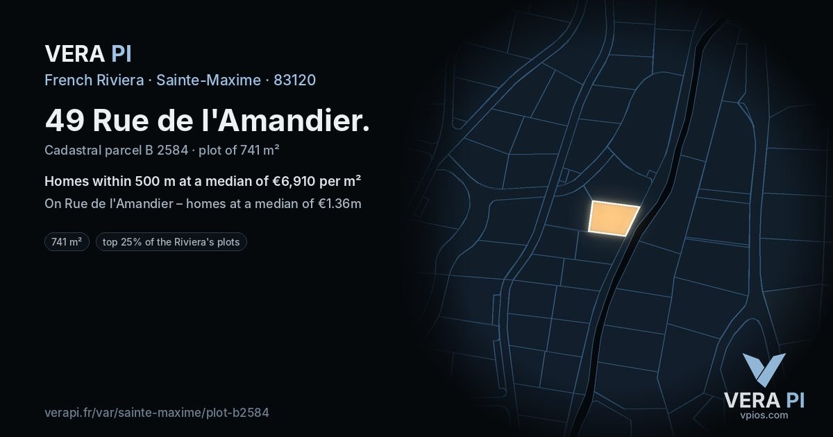 49 Rue de l'Amandier, Sainte-Maxime at night – the plot lit, the parcels around coloured by the prices near them