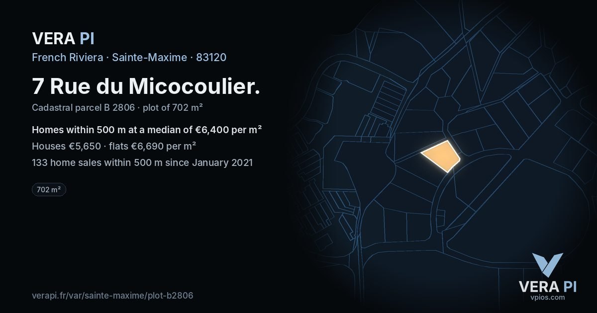 7 Rue du Micocoulier, Sainte-Maxime at night – the plot lit, the parcels around coloured by the prices near them