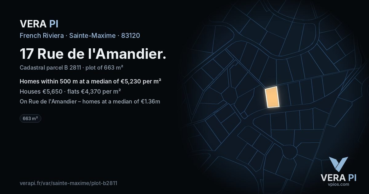 17 Rue de l'Amandier, Sainte-Maxime at night – the plot lit, the parcels around coloured by the prices near them