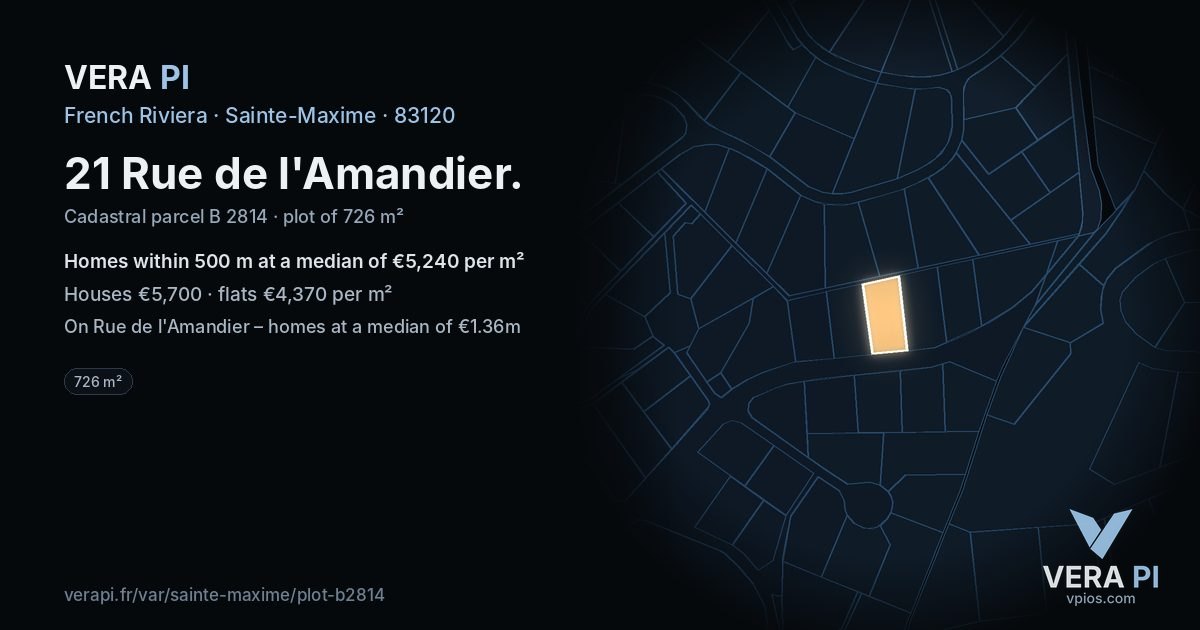 21 Rue de l'Amandier, Sainte-Maxime at night – the plot lit, the parcels around coloured by the prices near them