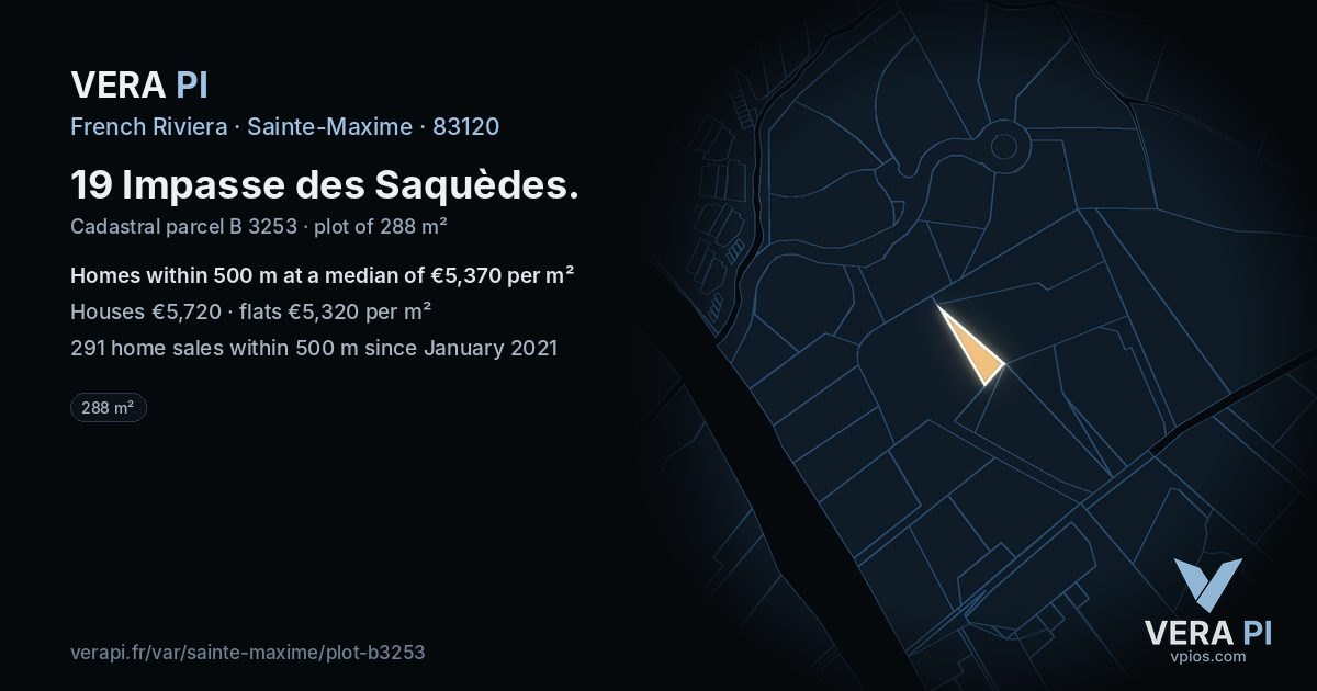 19 Impasse des Saquèdes, Sainte-Maxime at night – the plot lit, the parcels around coloured by the prices near them