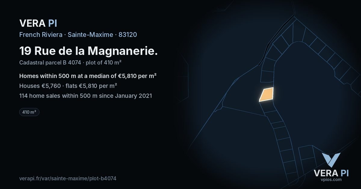 19 Rue de la Magnanerie, Sainte-Maxime at night – the plot lit, the parcels around coloured by the prices near them