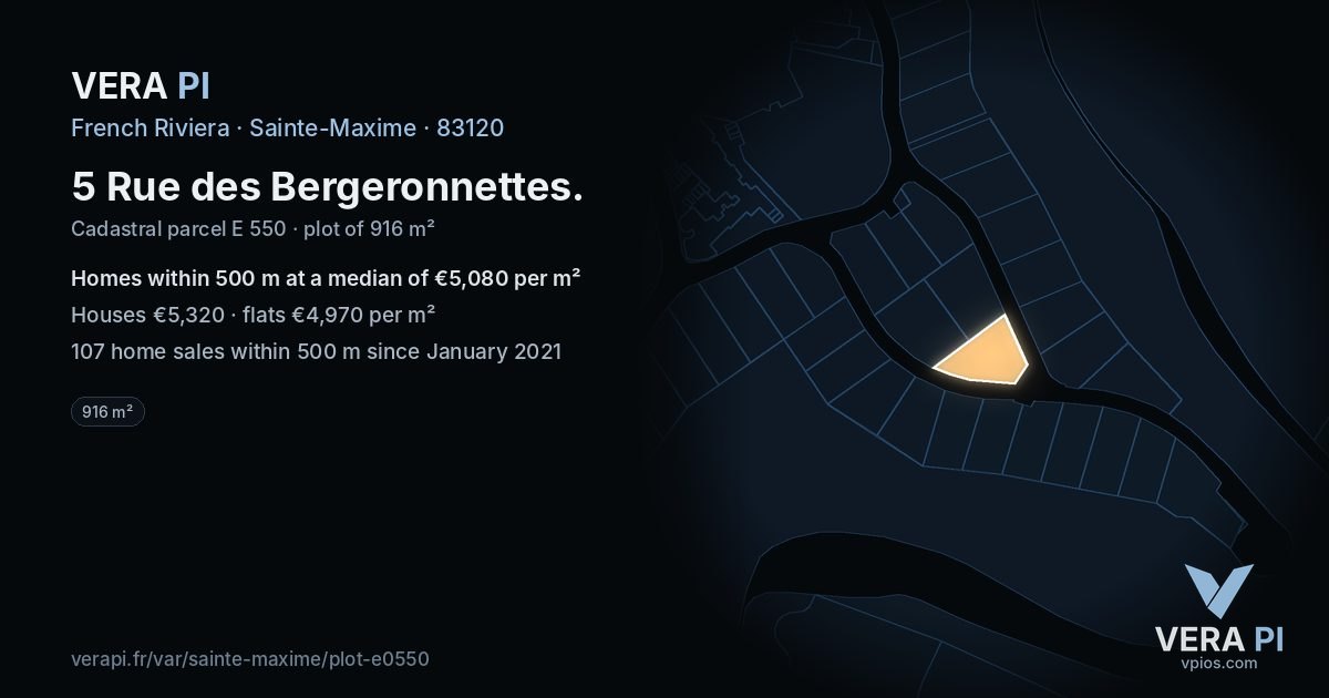 5 Rue des Bergeronnettes, Sainte-Maxime at night – the plot lit, the parcels around coloured by the prices near them