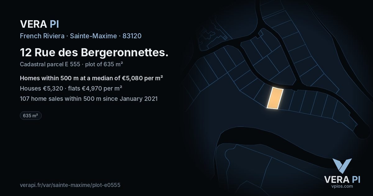 12 Rue des Bergeronnettes, Sainte-Maxime at night – the plot lit, the parcels around coloured by the prices near them