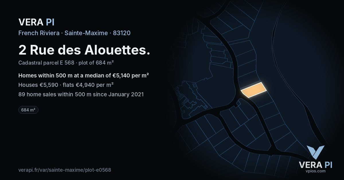 2 Rue des Alouettes, Sainte-Maxime at night – the plot lit, the parcels around coloured by the prices near them