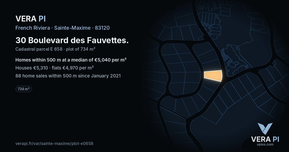 30 Boulevard des Fauvettes, Sainte-Maxime at night – the plot lit, the parcels around coloured by the prices near them