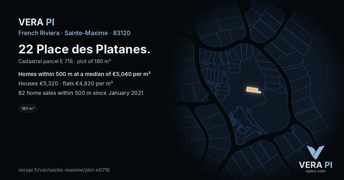 22 Place des Platanes, Sainte-Maxime at night – the plot lit, the parcels around coloured by the prices near them