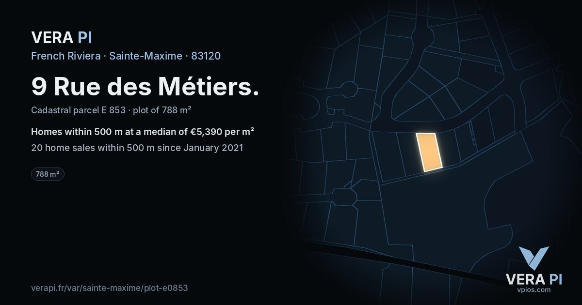 9 Rue des Métiers, Sainte-Maxime at night – the plot lit, the parcels around coloured by the prices near them