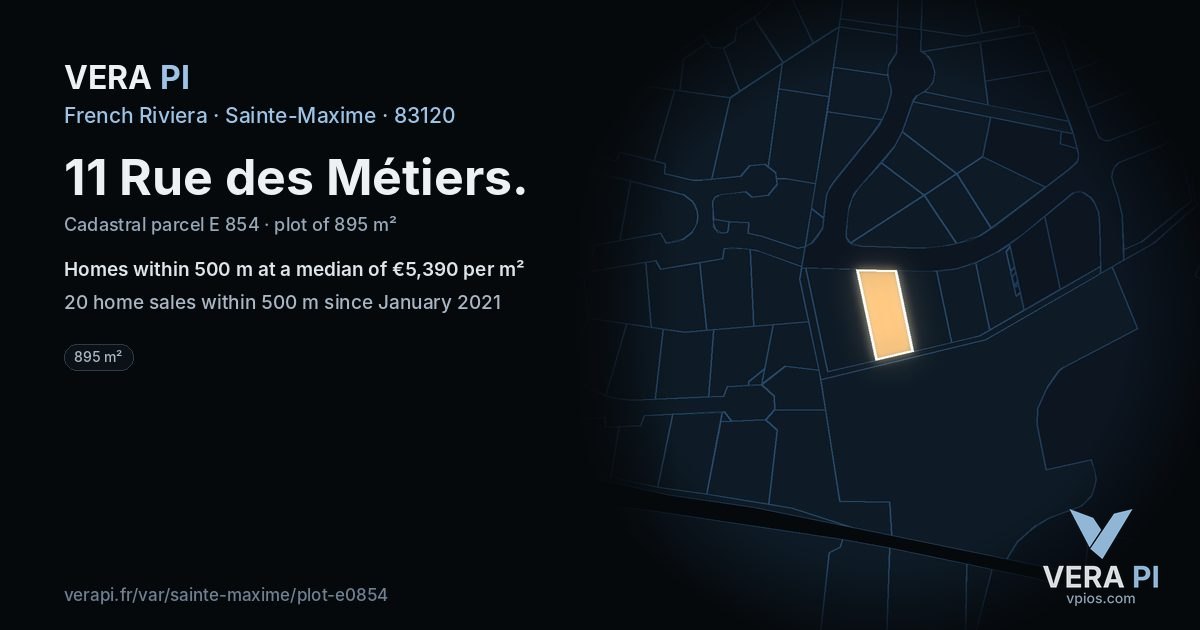 11 Rue des Métiers, Sainte-Maxime at night – the plot lit, the parcels around coloured by the prices near them