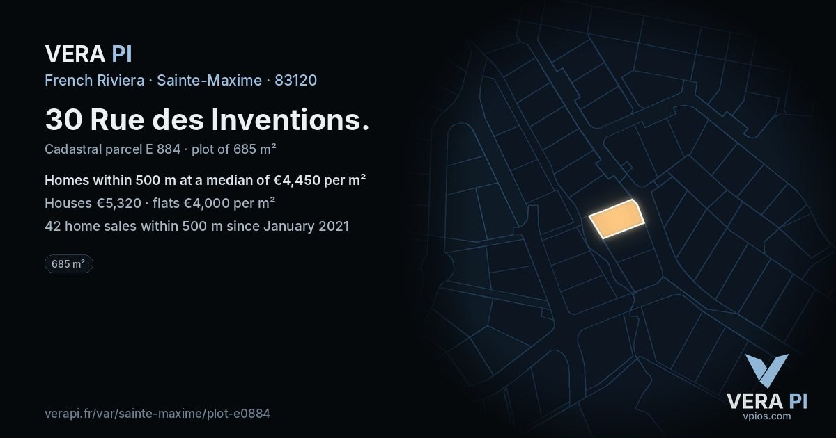 30 Rue des Inventions, Sainte-Maxime at night – the plot lit, the parcels around coloured by the prices near them