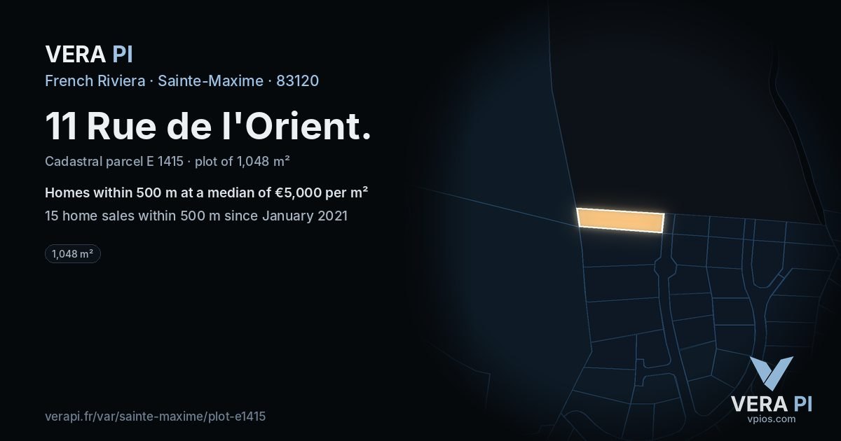 11 Rue de l'Orient, Sainte-Maxime at night – the plot lit, the parcels around coloured by the prices near them