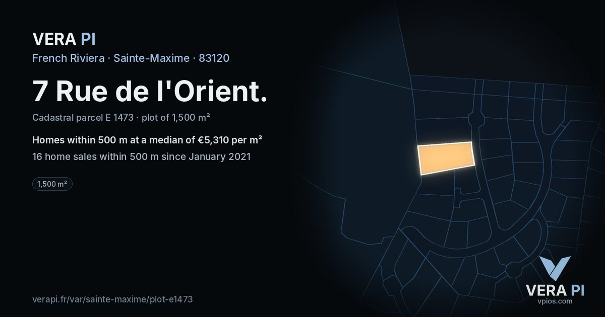 7 Rue de l'Orient, Sainte-Maxime at night – the plot lit, the parcels around coloured by the prices near them