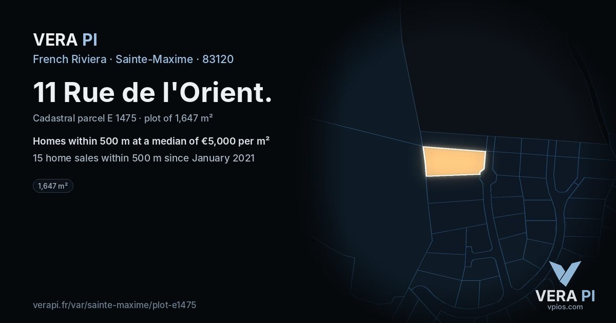 11 Rue de l'Orient, Sainte-Maxime at night – the plot lit, the parcels around coloured by the prices near them