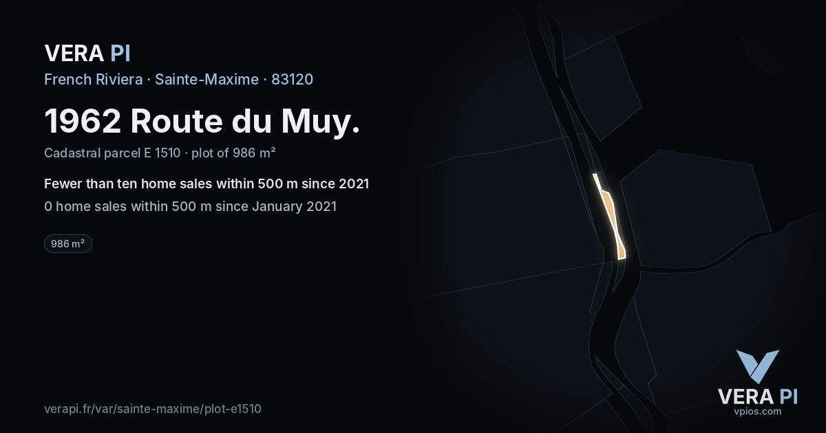 1962 Route du Muy, Sainte-Maxime at night – the plot lit, the parcels around coloured by the prices near them