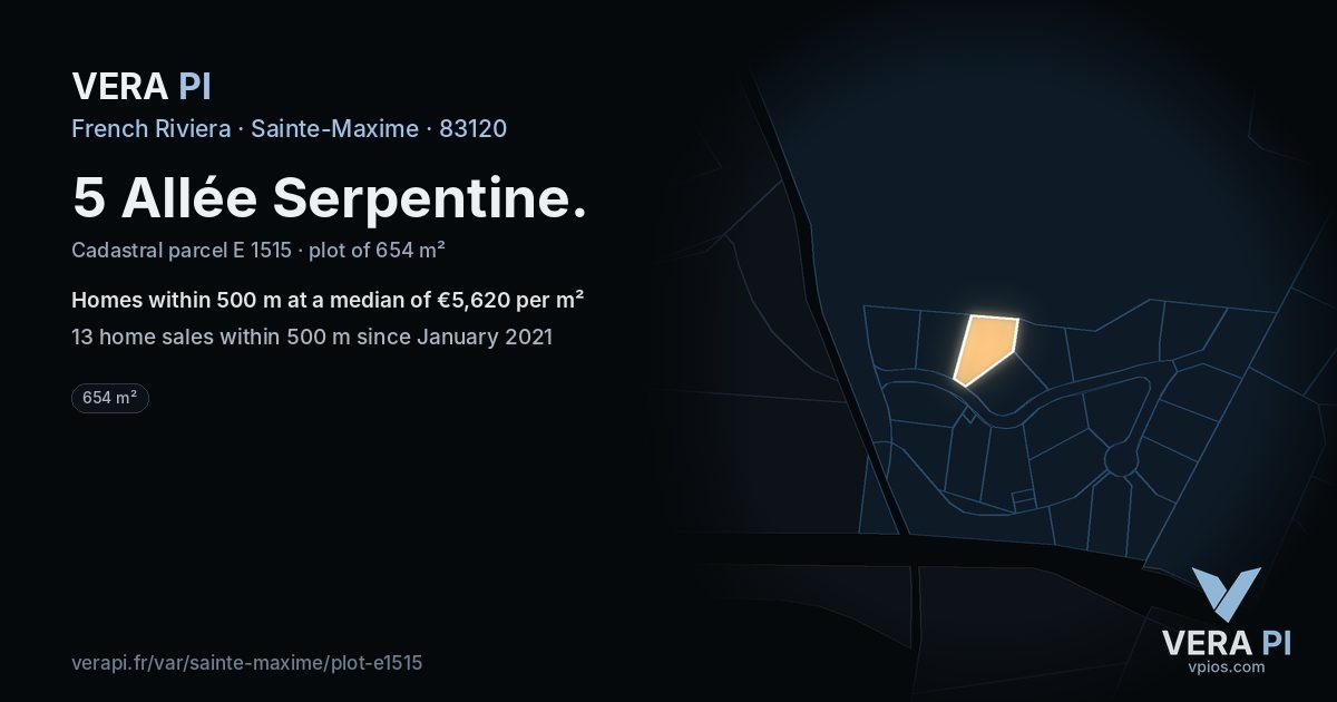 5 Allée Serpentine, Sainte-Maxime at night – the plot lit, the parcels around coloured by the prices near them