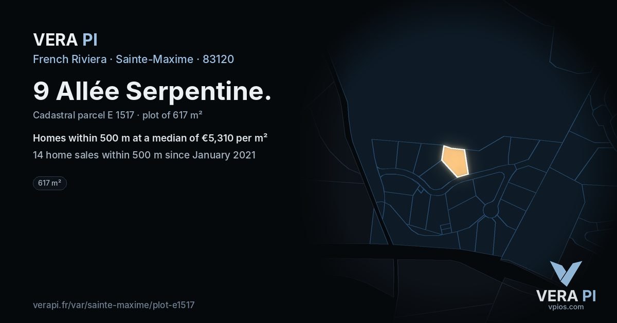 9 Allée Serpentine, Sainte-Maxime at night – the plot lit, the parcels around coloured by the prices near them