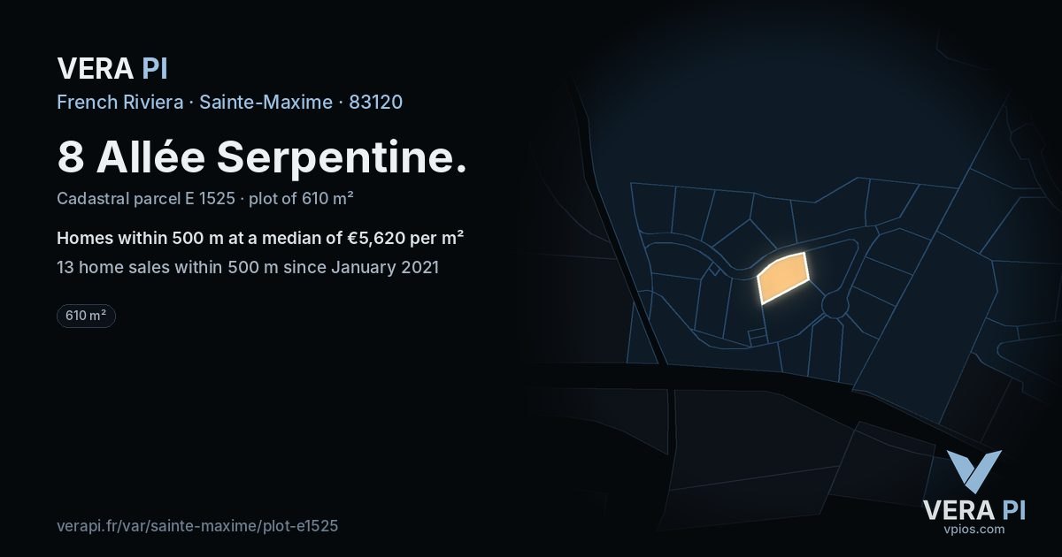 8 Allée Serpentine, Sainte-Maxime at night – the plot lit, the parcels around coloured by the prices near them