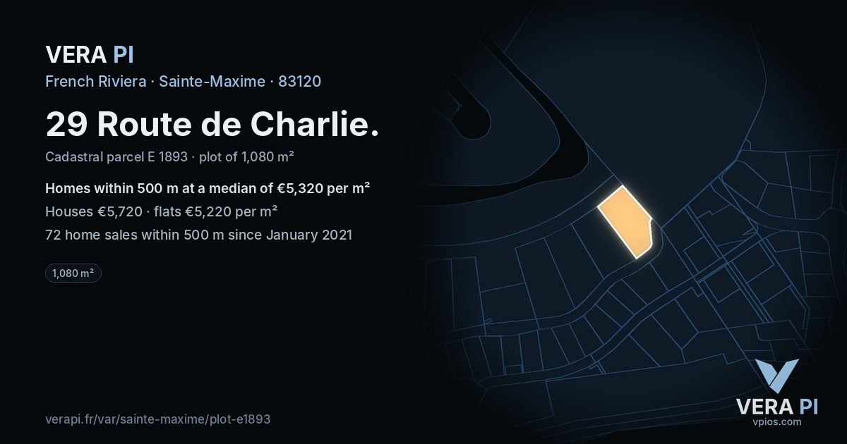 29 Route de Charlie, Sainte-Maxime at night – the plot lit, the parcels around coloured by the prices near them