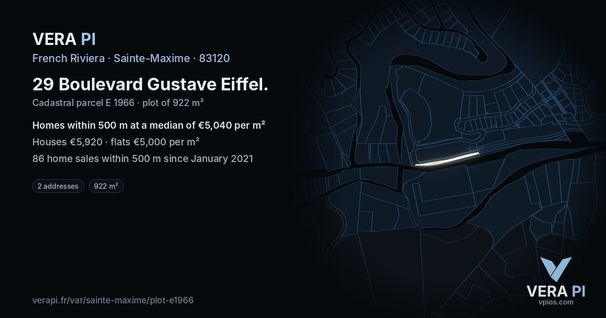 29 Boulevard Gustave Eiffel, Sainte-Maxime at night – the plot lit, the parcels around coloured by the prices near them