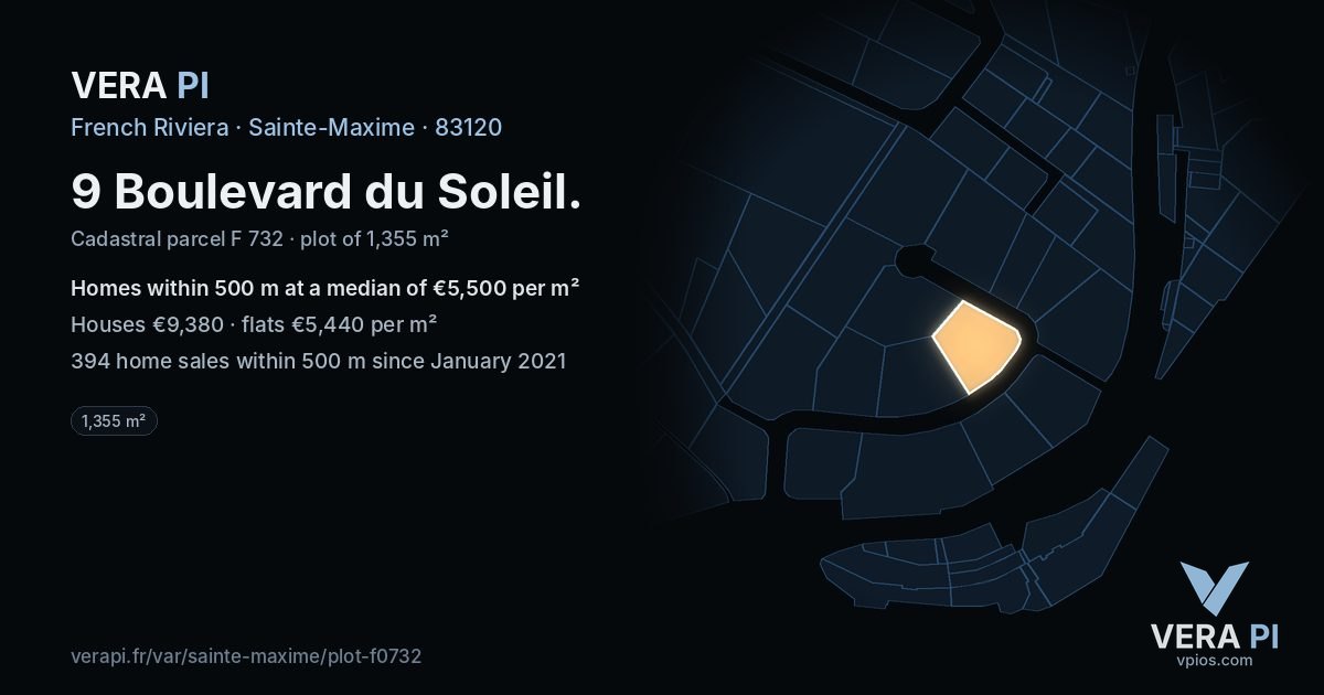 9 Boulevard du Soleil, Sainte-Maxime at night – the plot lit, the parcels around coloured by the prices near them