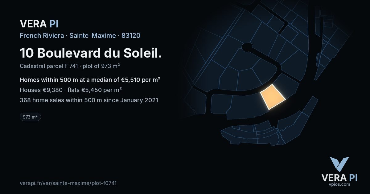 10 Boulevard du Soleil, Sainte-Maxime at night – the plot lit, the parcels around coloured by the prices near them