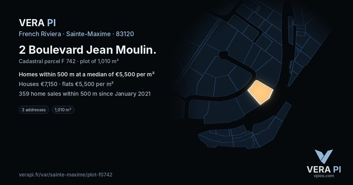 2 Boulevard Jean Moulin, Sainte-Maxime at night – the plot lit, the parcels around coloured by the prices near them