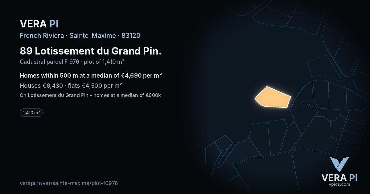 89 Lotissement du Grand Pin, Sainte-Maxime at night – the plot lit, the parcels around coloured by the prices near them
