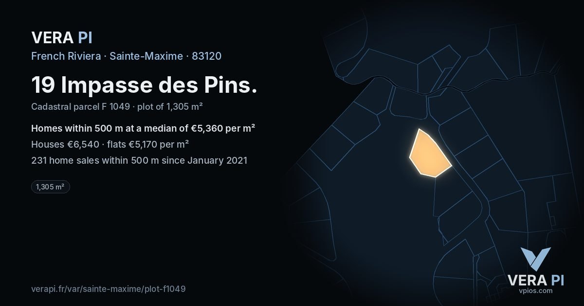 19 Impasse des Pins, Sainte-Maxime at night – the plot lit, the parcels around coloured by the prices near them