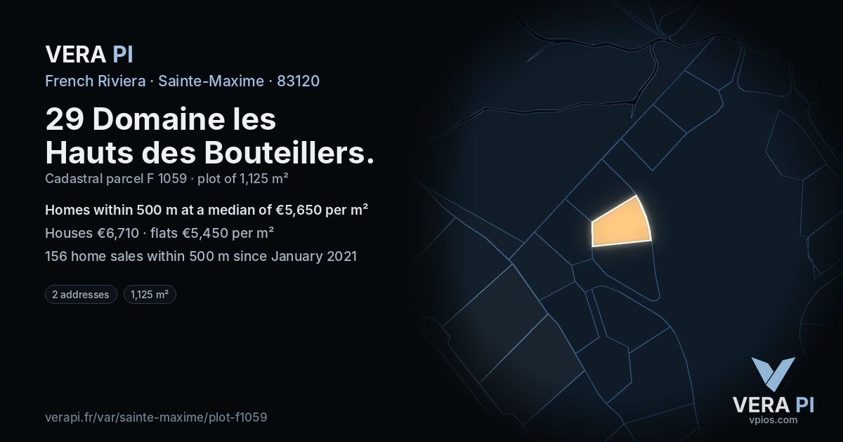 29 Domaine les Hauts des Bouteillers, Sainte-Maxime at night – the plot lit, the parcels around coloured by the prices near them