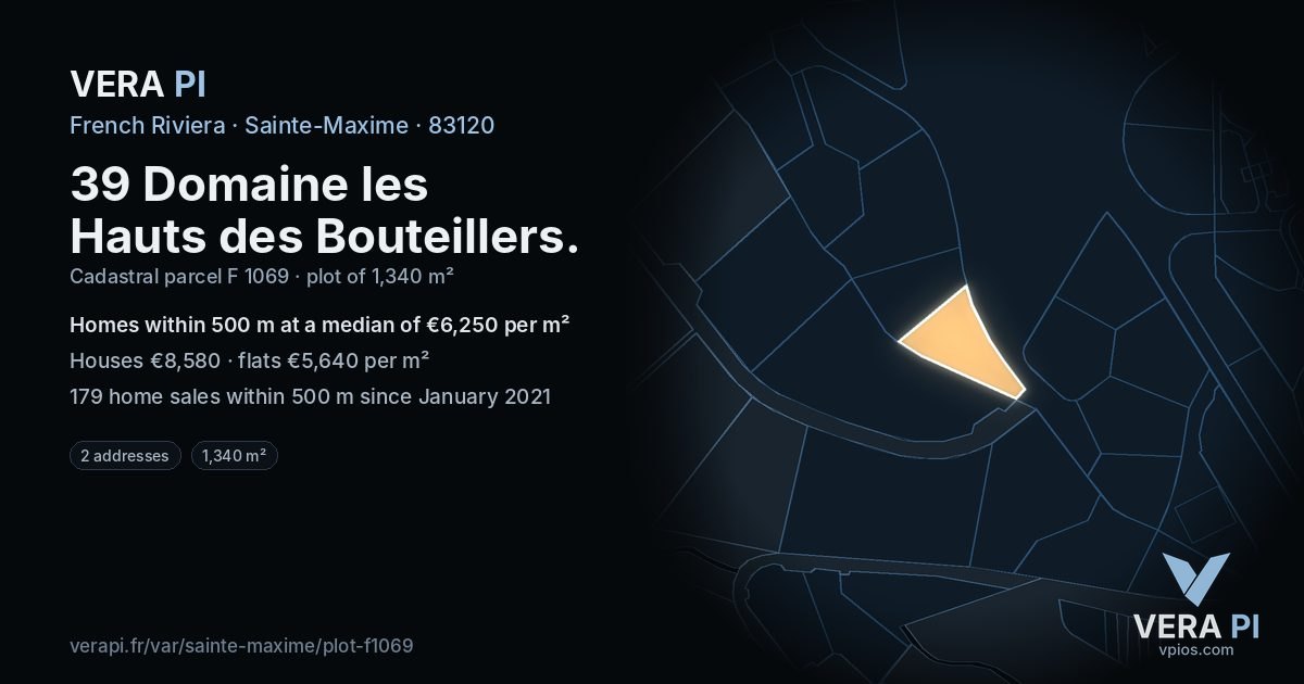 39 Domaine les Hauts des Bouteillers, Sainte-Maxime at night – the plot lit, the parcels around coloured by the prices near them