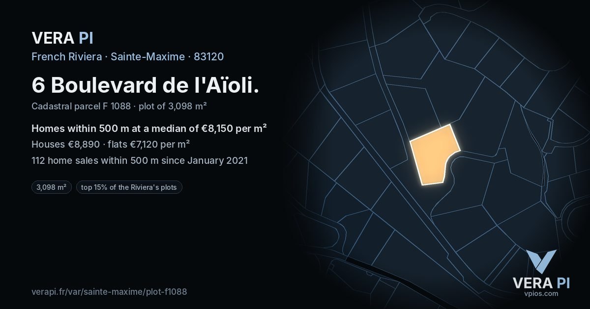 6 Boulevard de l'Aïoli, Sainte-Maxime at night – the plot lit, the parcels around coloured by the prices near them