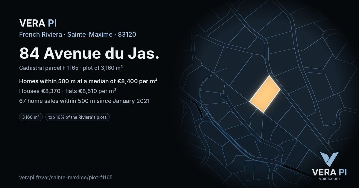 84 Avenue du Jas, Sainte-Maxime at night – the plot lit, the parcels around coloured by the prices near them