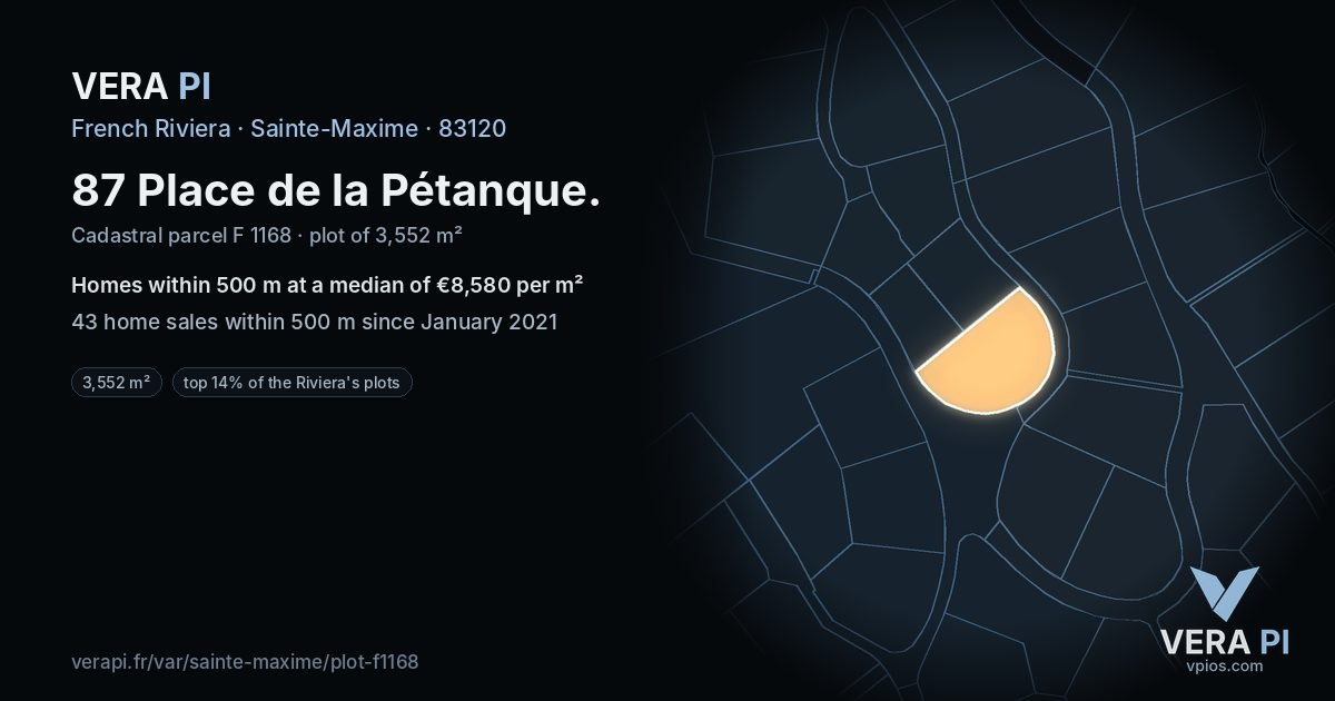 87 Place de la Pétanque, Sainte-Maxime at night – the plot lit, the parcels around coloured by the prices near them