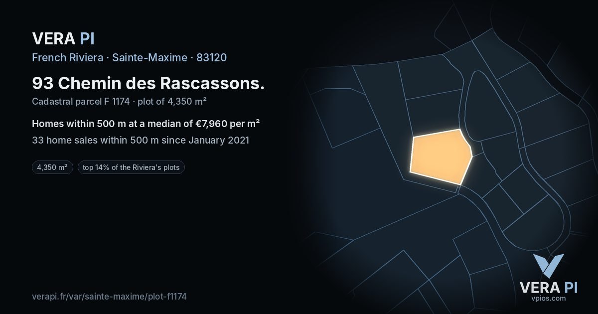 93 Chemin des Rascassons, Sainte-Maxime at night – the plot lit, the parcels around coloured by the prices near them