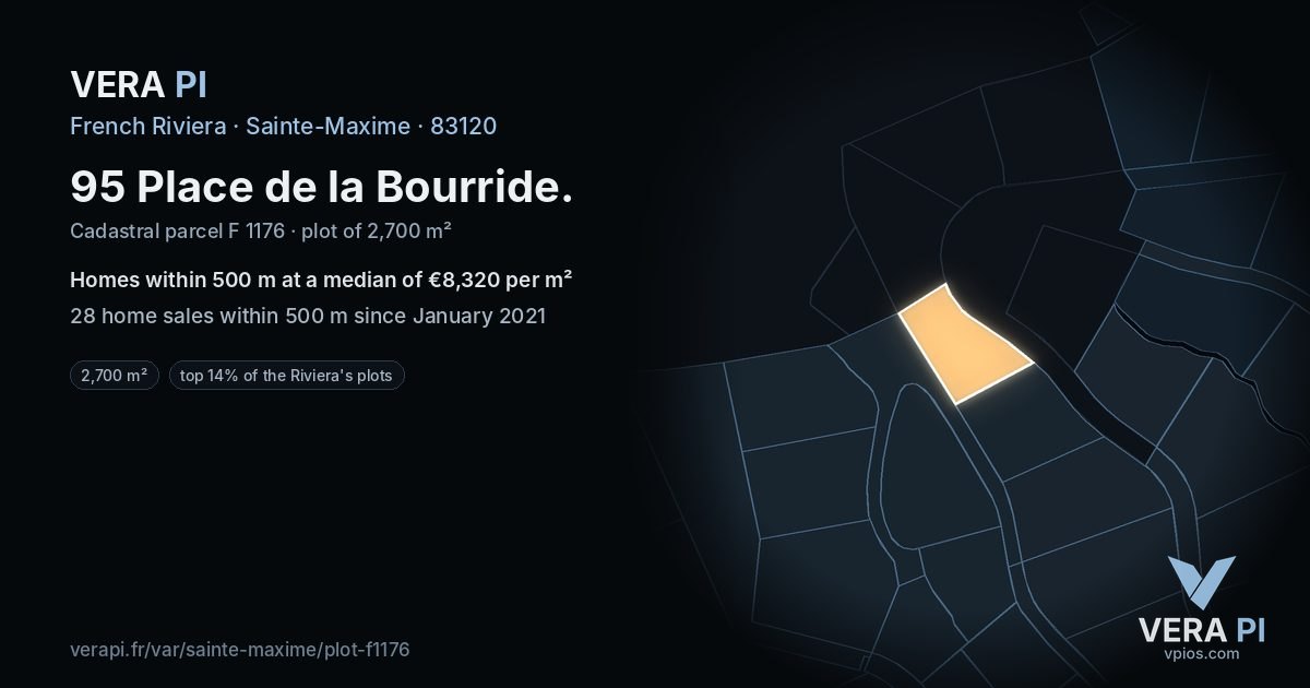 95 Place de la Bourride, Sainte-Maxime at night – the plot lit, the parcels around coloured by the prices near them