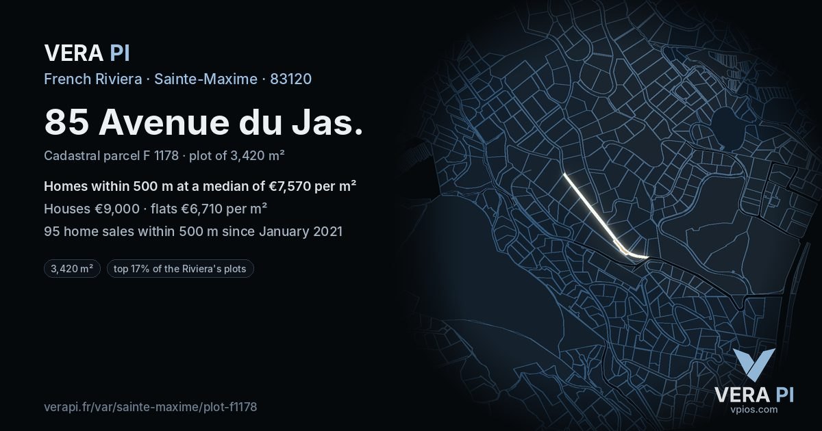 85 Avenue du Jas, Sainte-Maxime at night – the plot lit, the parcels around coloured by the prices near them