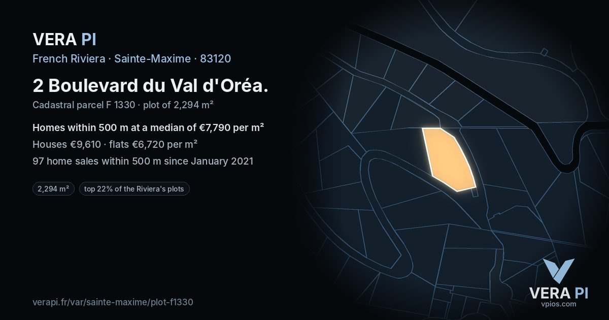 2 Boulevard du Val d'Oréa, Sainte-Maxime at night – the plot lit, the parcels around coloured by the prices near them